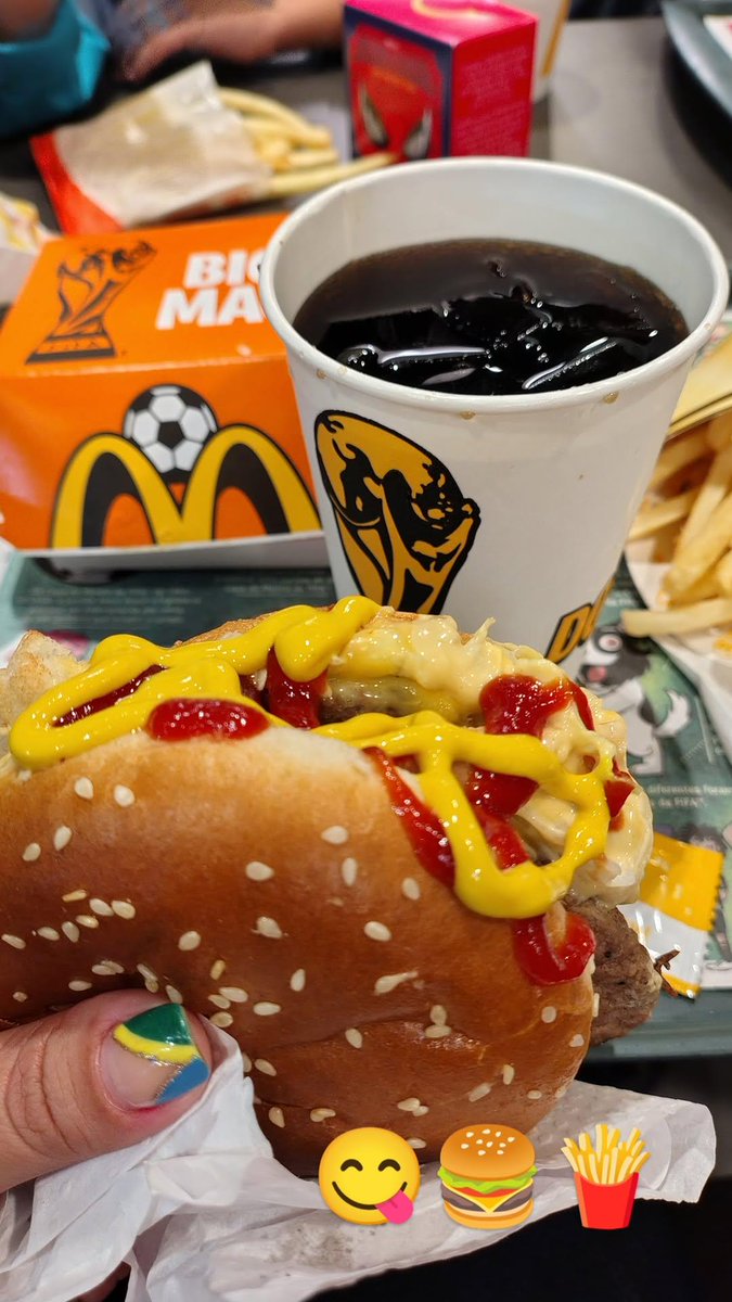 Bizeeh_Gui's tweet photo. De Lei 🫠😋🍔🍟 https://t.co/6T2WVH43do