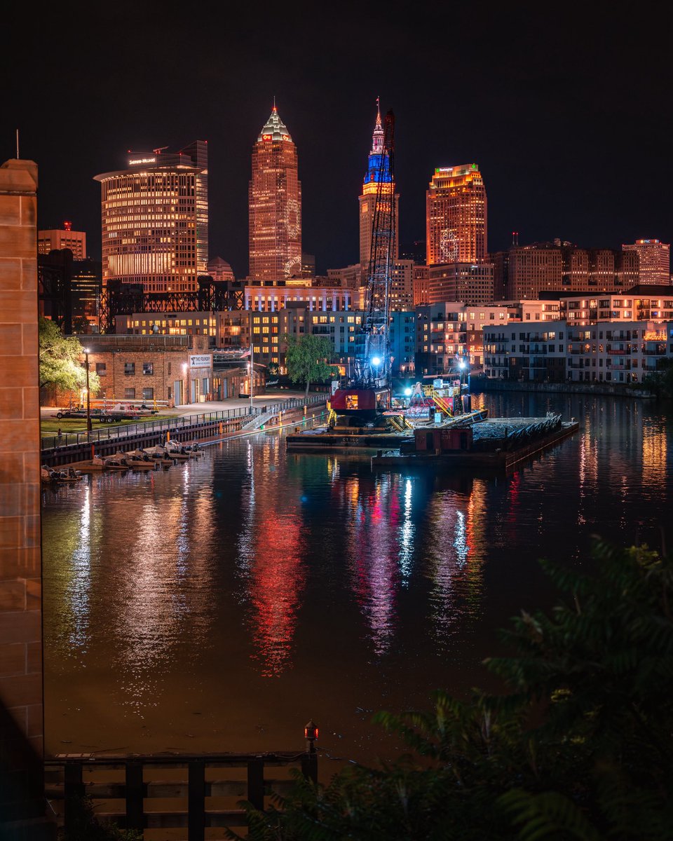 GabeWasylko's tweet photo. A Calm Night on the Cuyahoga in Cleveland, Ohio https://t.co/d9WxwcoQN7