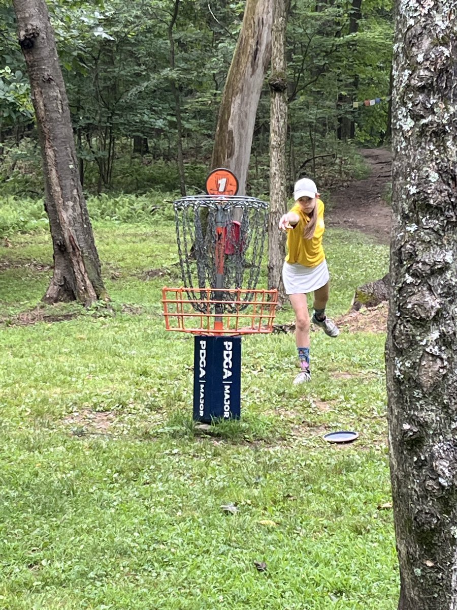 HaydenWiebusch's tweet photo. 2026 PDGA Junior Worlds (Tuesday)
First Round @ Deer Lakes - currently in 13th Place in FJ15
#bedynamic
#discgolf
#growthesport
#kidsdiscgolf
#respecthergame
#throwpink https://t.co/5wdGZA2P5F