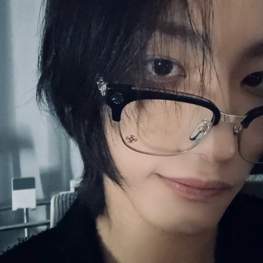 otherwoordly's tweet photo. a mctz crack/nsfw socmed au wherein hj and sh were roommates and one night, hj had to borrow sh’s laptop to finish his paper because his own laptop was busted. 

he wasn’t expecting a lot but apparently, his roommate had been frequenting in p*rn sites with “specific” videos. https://t.co/JbEuZ7uW0y