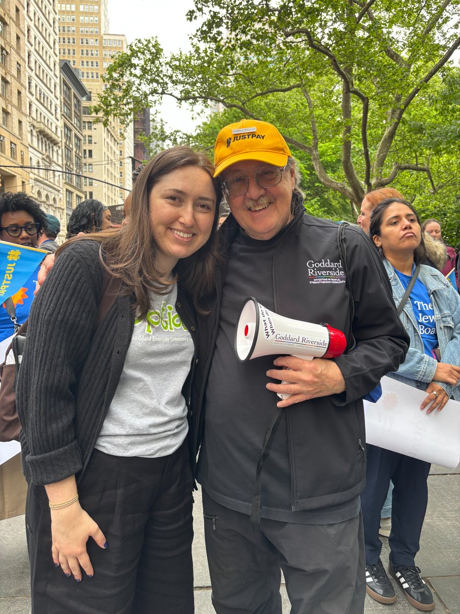 DegreesNYC's tweet photo. On May 14th, we stood alongside 2,000+ advocates outside City Hall calling for #JustPay for human service workers. 📣 🏛️ #JustPay is about wage equity, and the campaign works to ensure nonprofit workers are paid fairly for the essential work they do every day. #wageequity https://t.co/nh7kqhzdaC