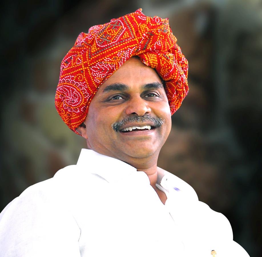 Bmaheshgoud6666's tweet photo. Heartfelt tributes to former Congress Chief Minister Dr. Y. S. Rajashekar  Reddy Garu on his birth anniversary.

A leader whose unwavering commitment to farmers, the poor, and the welfare of the people transformed countless lives. 

His legacy of compassionate governance and public service continues to inspire generations.

Remembering his remarkable contributions with deep respect.
