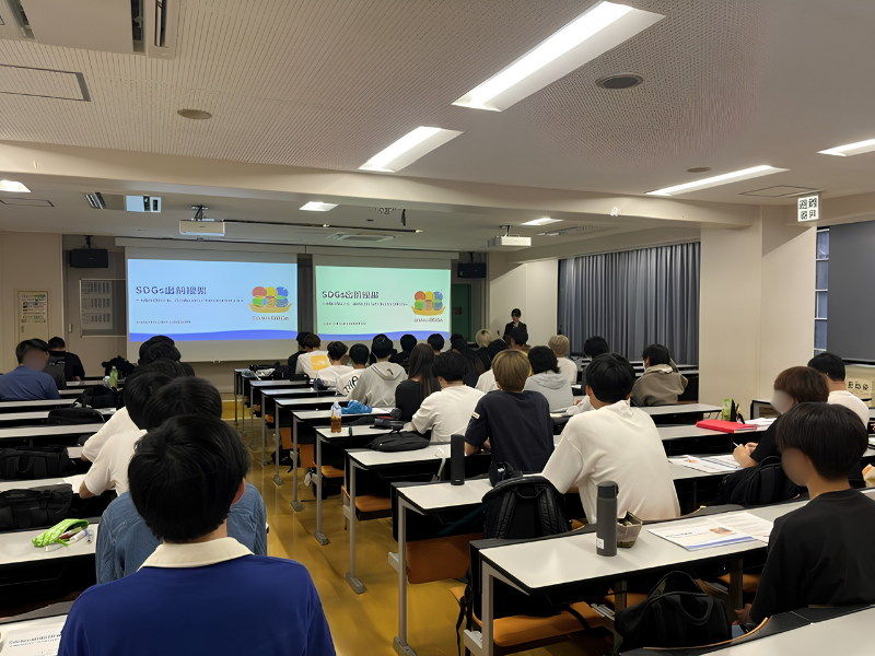 osakaprefSDGs's tweet photo. 大阪府では、SDGs推進の取組として、大学等と連携した講義を実施しています🌱

今回は、専門学校大阪ホスピタリティ・アカデミーで、SDGs達成に向けて、自身が取り組める行動について、考えていただきました✨

#SDGs #大阪府 #専門学校大阪ホスピタリティアカデミー https://t.co/yZRWLYO4DJ