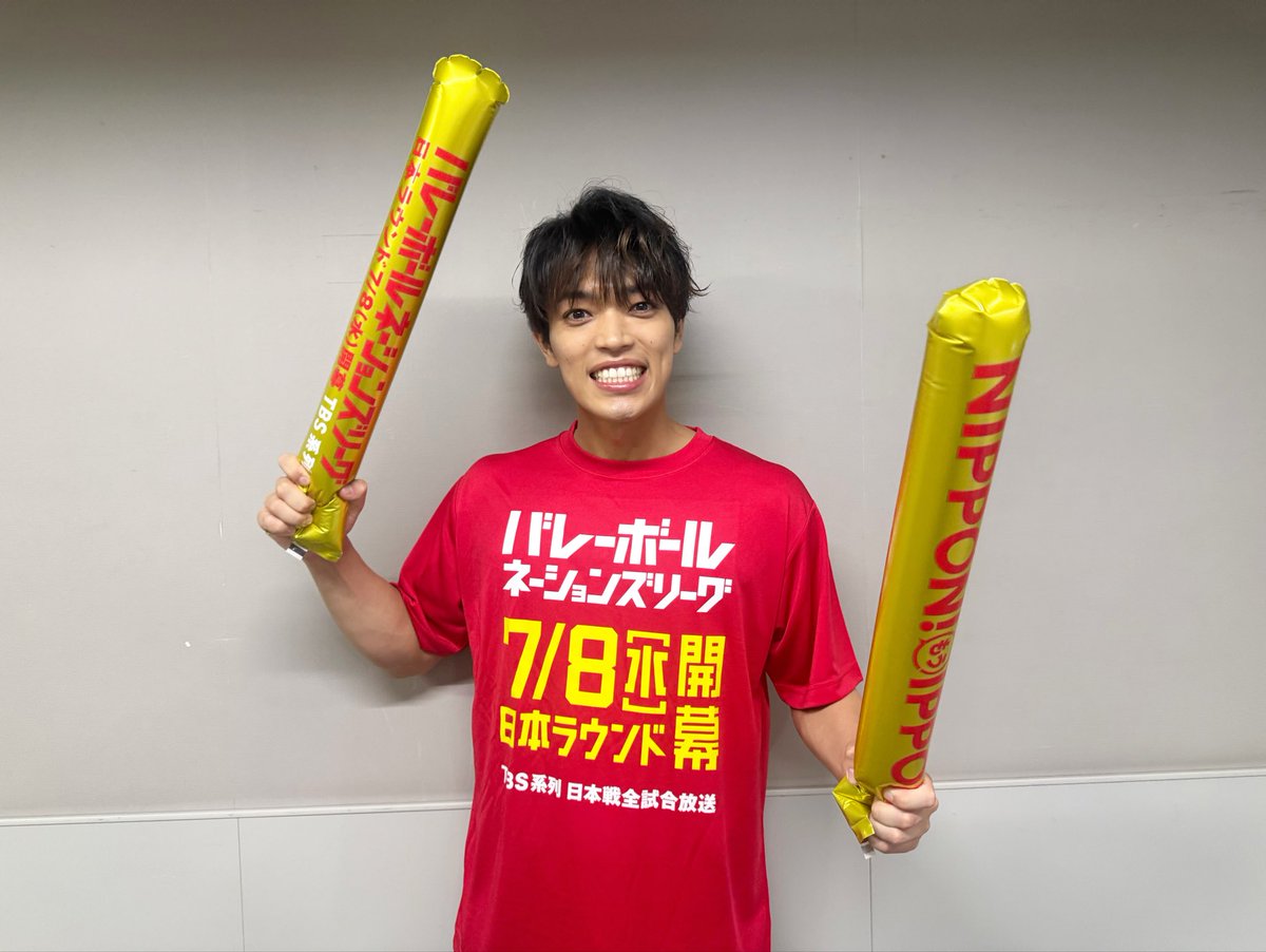 TBSvolleyboo's tweet photo. ＼📝🌈お知らせ🌈👀／

今夜7時からの地上波放送は
副音声でもお楽しみいただけます🌟

📣応援サポーター #原嘉孝 さん💚
#木村沙織 さん🏐#御手洗菜々 アナ🎙が副音声でバレーボールの魅力をお届け✊熱く全力応援します😏

Xにて2人への質問＆
メッセージを募集します🏐

#バレーボールネーションズリーグ
#サオリン原ともうイッポン

の2️⃣つのハッシュタグをつけて
投稿してください🙌✨

一緒に日本代表を応援しましょう🙌🏻🙌🏻

🏐【女子】日本ラウンド開幕戦🏐
🇯🇵日本🆚ブラジル🇧🇷
⏰今夜7時
🎙️ 【解説】 #栗原恵 さん
🎙️【実況】  #熊崎風斗 アナ
🎙️【スタジオ&副音声】
#木村沙織 さん
#原嘉孝 さん（timelesz）
#御手洗菜々 アナ
