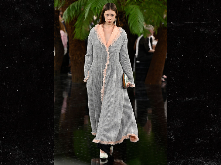TMZ's tweet photo. Nicole Kidman and Keith Urban's daughter stuns on Dior runway. https://t.co/w4AcJTAhhk https://t.co/K549UPgnZk
