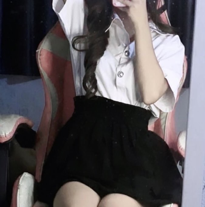 Monash11w's tweet photo. หนูตื่นเเต่งตัวไป มอเเล้วนะคะ ฝากลุงๆเอ็นดูเด็กน้อยหน่อยนะคะ  (คูมพ่อไปส่งงงง🥹) https://t.co/dbKLHxNkOK