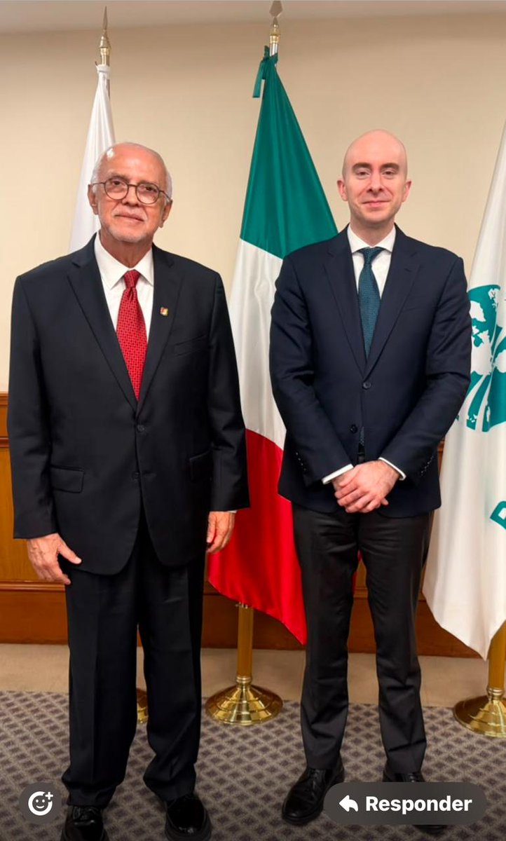 MiguelANavarroQ's tweet photo. Me reuní con Carlos Torres Rosas, director general de Nacional Financiera y Bancomext, para fortalecer mecanismos que impulsen el financiamiento y la inversión en Nayarit. Seguimos trabajando para generar más oportunidades, empleos y desarrollo para las familias nayaritas. https://t.co/1g9ewlvGFi