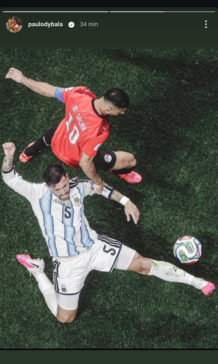 gllenna__'s tweet photo. Dybala subió una historia de Paredes e. El partido 
 Esto en corea significa una sola cosa son novios https://t.co/1EeyPVCrUE