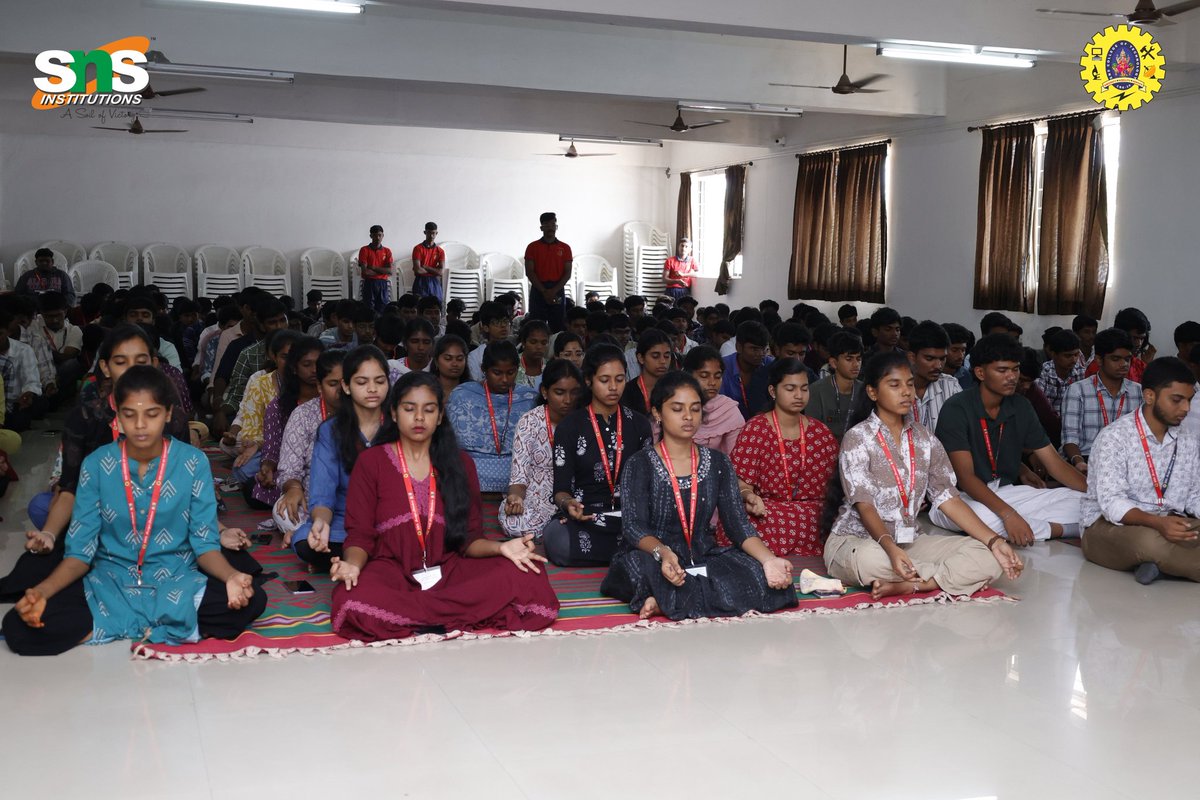 snsinstitutions's tweet photo. SNS College of Technology celebrated #InternationalYogaDay2026, promoting wellness, mindfulness, and holistic living through yoga with students and faculty. 🧘
#SNSInstitutions #DesignThinking #Yoga #Wellness #Mindfulness #HealthyLiving https://t.co/7w6pz0ALCU