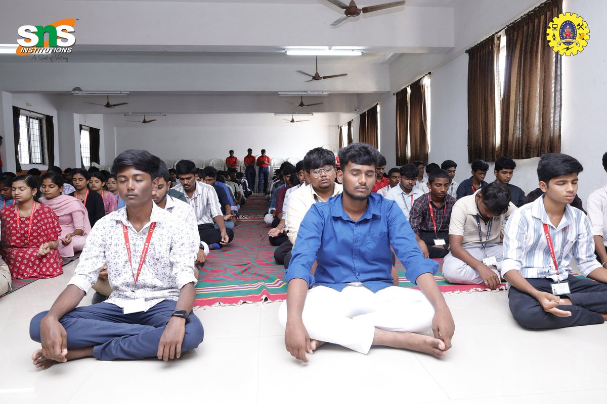 snsinstitutions's tweet photo. SNS College of Technology celebrated #InternationalYogaDay2026, promoting wellness, mindfulness, and holistic living through yoga with students and faculty. 🧘
#SNSInstitutions #DesignThinking #Yoga #Wellness #Mindfulness #HealthyLiving https://t.co/7w6pz0ALCU