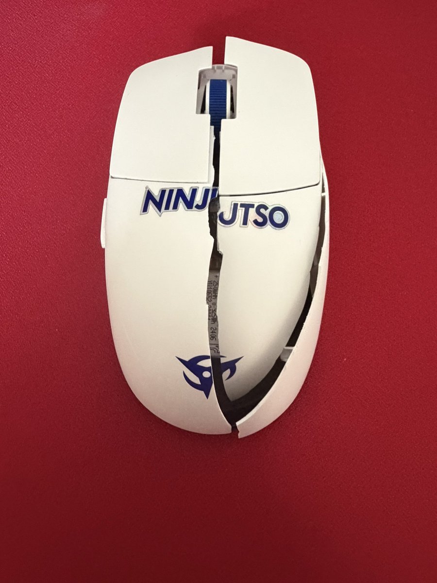 dafuyant's tweet photo. やっべ https://t.co/QJGMg0EJnn