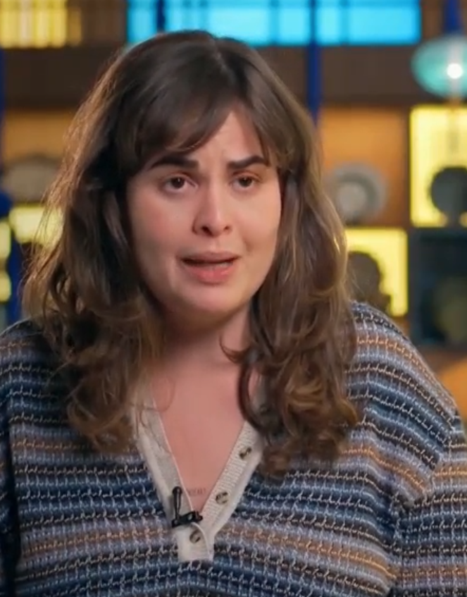 1920artes's tweet photo. "Aline parece bem perdida" 
não amiga, ela foi humilde, ela falou q não sabia nada de china e ouviu a opinião do time

vc q é chata mesmo

#MasterChefBR https://t.co/eVVo7uIx0n