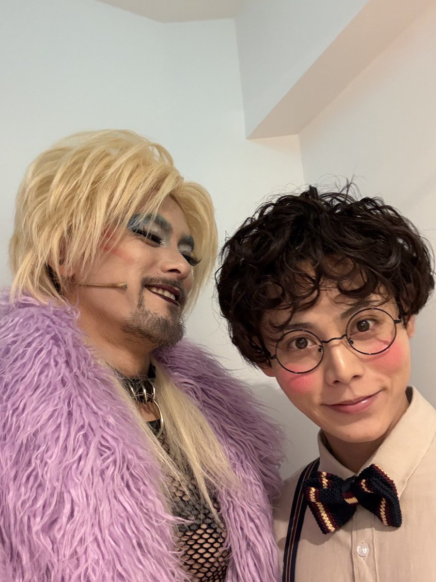 NRespawl's tweet photo. 『Burlesque KUROTOKAGE』
東京公演千秋楽ゲスト出演させて頂きました！！
小林くんとして明智先生の背中を追えて嬉しかったなぁ😌
そして3人の芝居凄すぎて目が離せなかった！いや、芝居じゃなかったのかも
本物だった
御三方ともかっこ良すぎました！！

大阪公演も応援しております！！ https://t.co/Kpxx5ByxEL