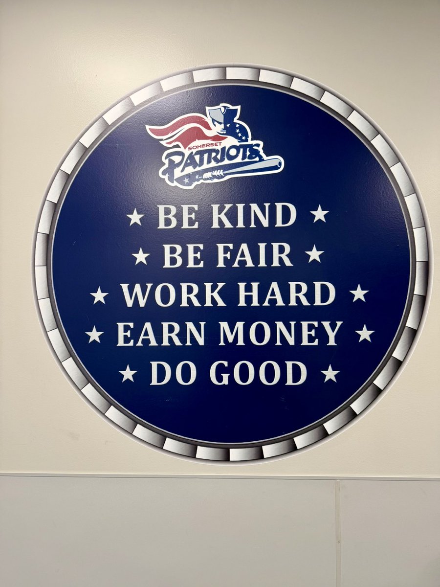 ZinnKeli's tweet photo. Great evening with the @SOMPatriots! ⚾️🇺🇸 https://t.co/Gmb8CZ4t82