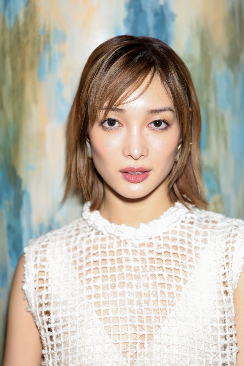 ellegirl_jp's tweet photo. #XG #JURIN さんや #アレクサ・デミー らが来場した「シャネル」2026-27秋冬オートクチュールコレクション👀 💫 

フロントロウSNAPはこちら👇 
🔗https://t.co/X5V8q4WUVX https://t.co/CfnRAajB3j