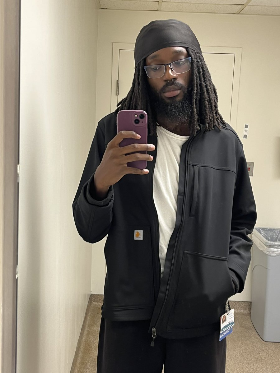knownasmo_'s tweet photo. it’s time to #clockin , hope yall having a blessed night. https://t.co/bFqK5QPNyn