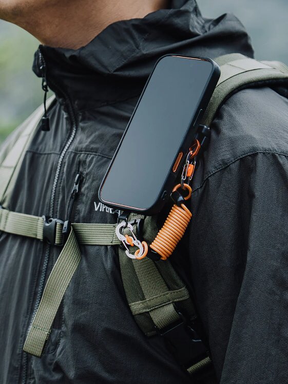 TACTICALGEEK_US's tweet photo. TACTICAL_GEEK PackMag S1 📱 Made for iPhone and MagSafe cases with a strong magnetic hold. #tacticalgeek  #pouch  #edcpouch  #edcorganizer  #gear  #edcgear #edc #outdoorlife #everydaycarry #everydaycarrys #edcpouchs #edcbag #urbancarry #edcbags #edcusa #knives #edcknives https://t.co/FoHL60mT9e