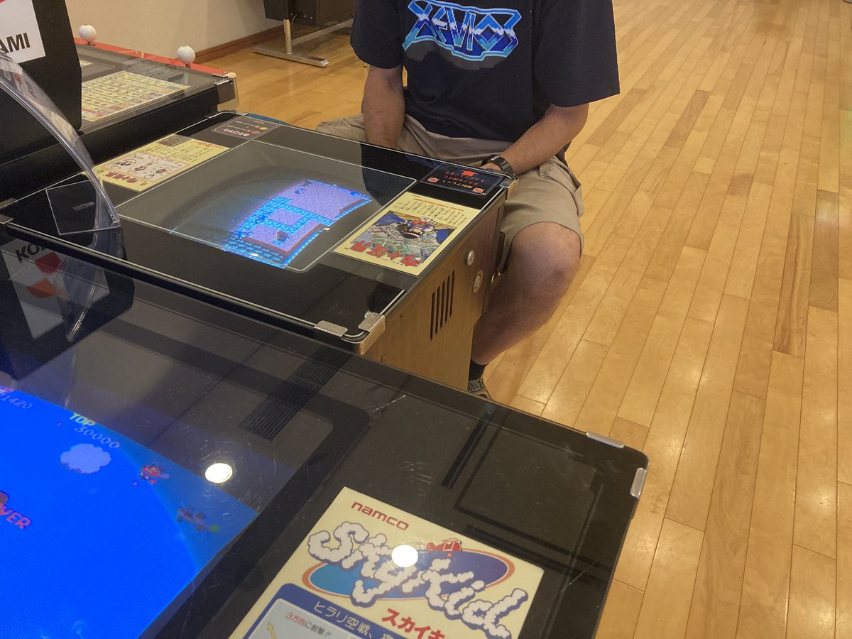 hijiyan_jp's tweet photo. 不謹慎なTシャツの人物が！ https://t.co/NvNU6esplO