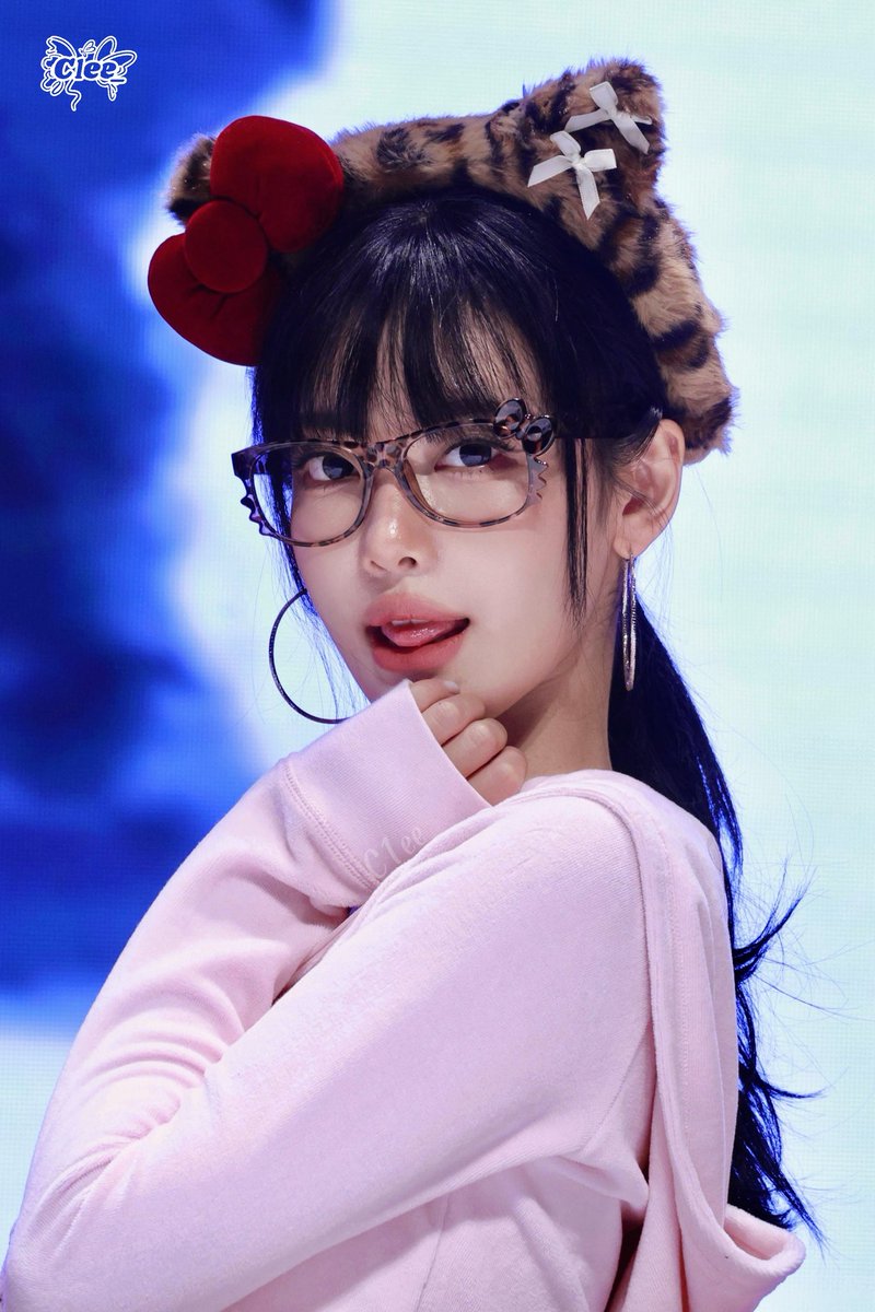 C1ee_Ning1023's tweet photo. 260704 MS 🐆kitty🎀🔗

#NINGNING #닝닝 #宁宁 #宁艺卓 
#aespa  #에스파  #ニンニン https://t.co/jCxgURVOEE