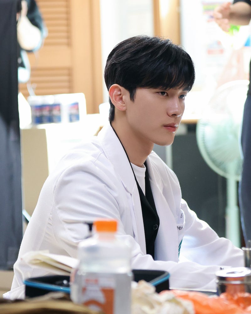 Minggi_file's tweet photo. Hong Min-ki left a deepened impression through 'Dr. Someboy 👋🤍 

 #HongMinGi #홍민기 #DoctorOnTheEdge https://t.co/ORZkdMROBE