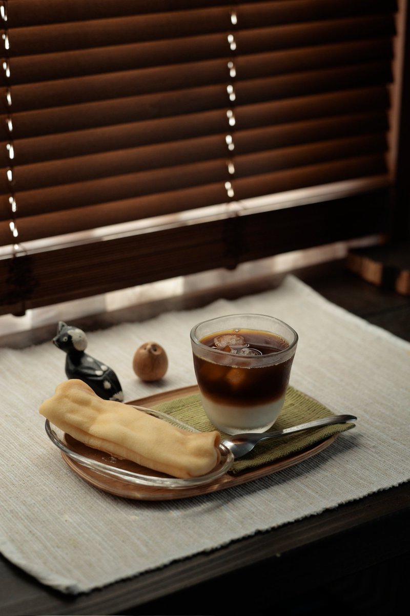 coffee_semi's tweet photo. 一気に夏本番の水曜午前いちごクレープアイスオレコーシードゾ☕️ #蝉乃珈琲 https://t.co/Lk6CGQ2Hnh