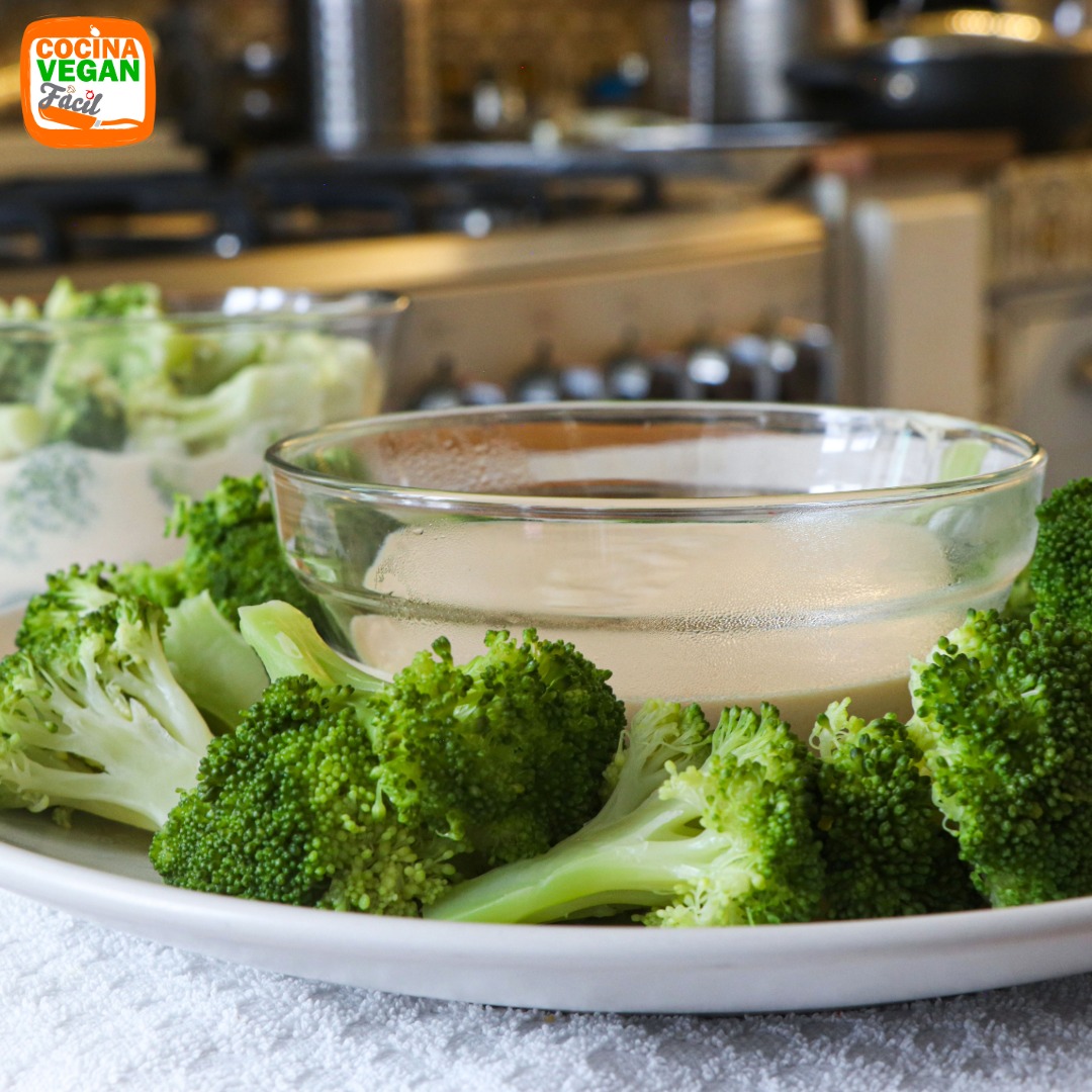 CocinaVegan's tweet photo. 🥦 ¡No vuelvas a comer BRÓCOLI sin antes ver esto! (Aderezo Secreto) 😱
https://t.co/C6OdaqBRy3 https://t.co/9ITLBjjLIX