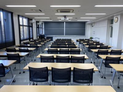 omu_ocami's tweet photo. 📣イベント情報📣
2026年7月16日(木)に大阪公立大学数学研究所の談話会が開催されます。
講演者：村上 怜（大阪公立大学）
タイトル：正則ベクトル束の曲率と豊富性
場所：杉本キャンパス 理学部E棟4階E408（大講究室）&amp; Zoom
詳細・参加登録🔽
https://t.co/EONNOPNywr https://t.co/9TgwoTu0S5