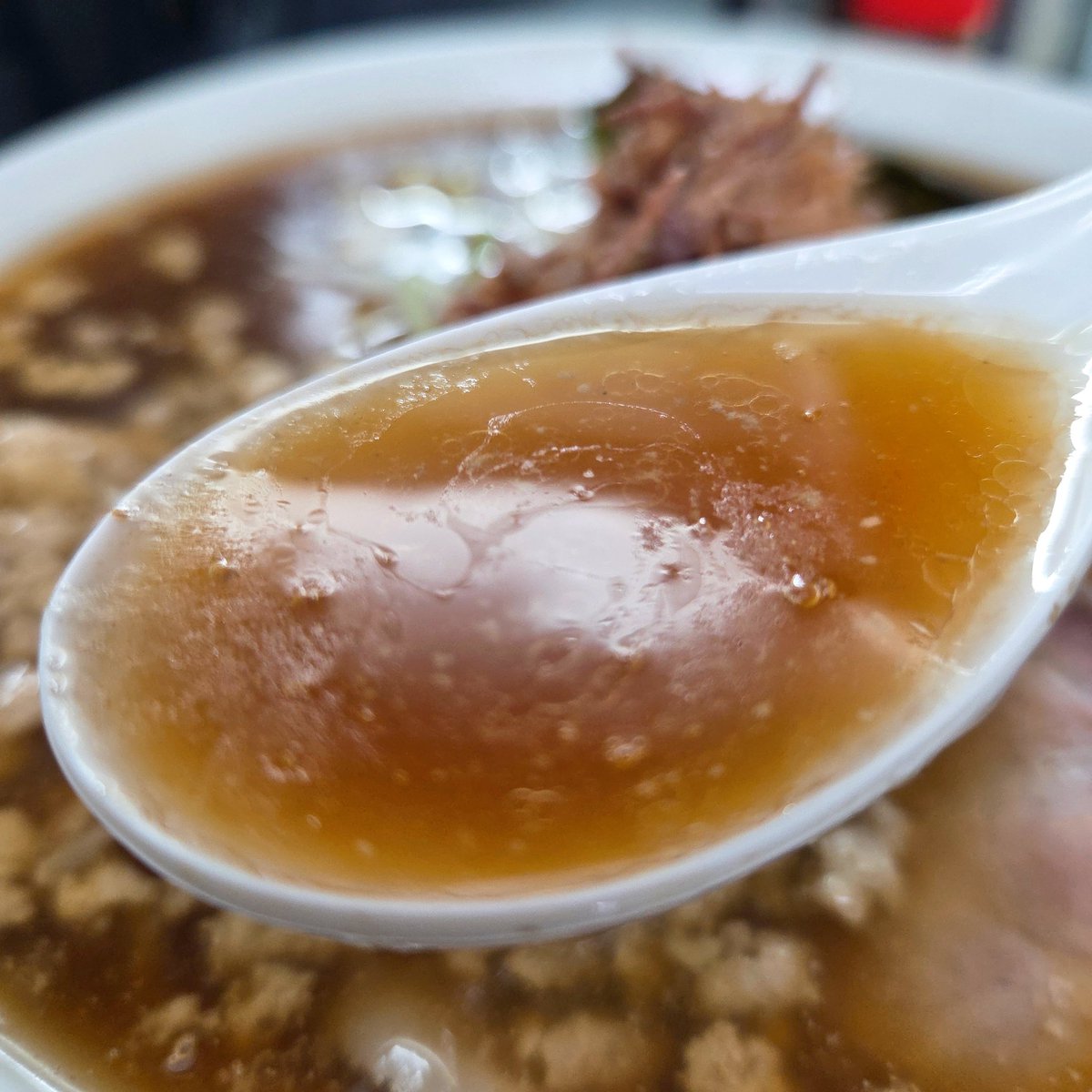 69beatspecter's tweet photo. 覆麺智@神保町
🇪🇸生ハム原木3本出汁ラーメン

ちょーーー久しぶりの神保町😆👍
先ず前菜でトビました(ﾟ∀｡)🍄笑
そんな久しぶりの逸杯は生ハムその他諸々の旨みが爆発してて最&amp;高😍💕
生ハムほぐし身噛みながらスープ飲むとこれまた恐ろしく旨くて今月は神保町強化月間だなと失神しながら昇天🌈👼✨ https://t.co/EK2JaIJ70S