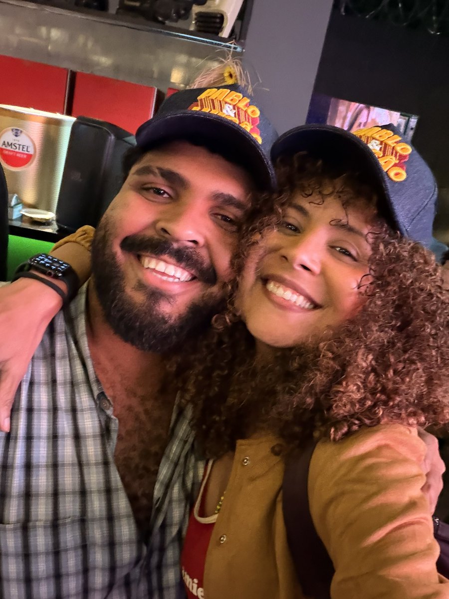 RenataAndradeRJ's tweet photo. Viva @PauloVieiraReal! Viva #PabloeLuisão ❤️ Chega logo, quinta! https://t.co/fnY0geZ5TL