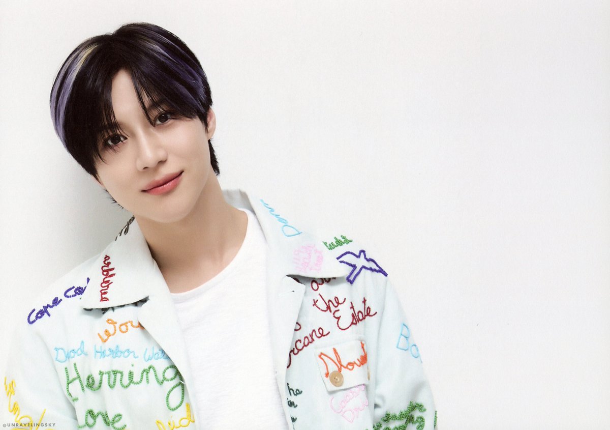 unravelingsky's tweet photo. [HQ SCANS] #SHINee SWVII E.S.S.A.Y. concert photobook B

Watermarked below for online use. Non-watermarked for personal use download here: 🔗https://t.co/Dppl907MOk

#TAEMIN #태민 #KEY #키 #MINHO #민호 #ONEW #온유 #SHINee #샤이니 https://t.co/Rua0ti9jvC