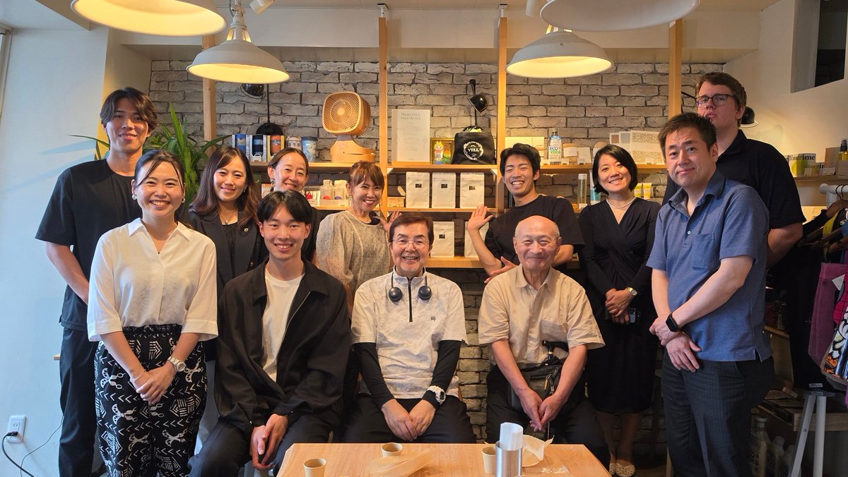 donnokakugen's tweet photo. ワクセルコラボレーターの京平くんによるコーヒーイベントを開催しました☕
中央大学の飯島先生にもご参加いただいて大盛況でした🎵
これからも素敵なイベントをどんどん開催していきます✨
#ワクセル 
#嶋村吉洋 
#住谷知厚 
#総合プロデューサー https://t.co/m9SQAqf61F