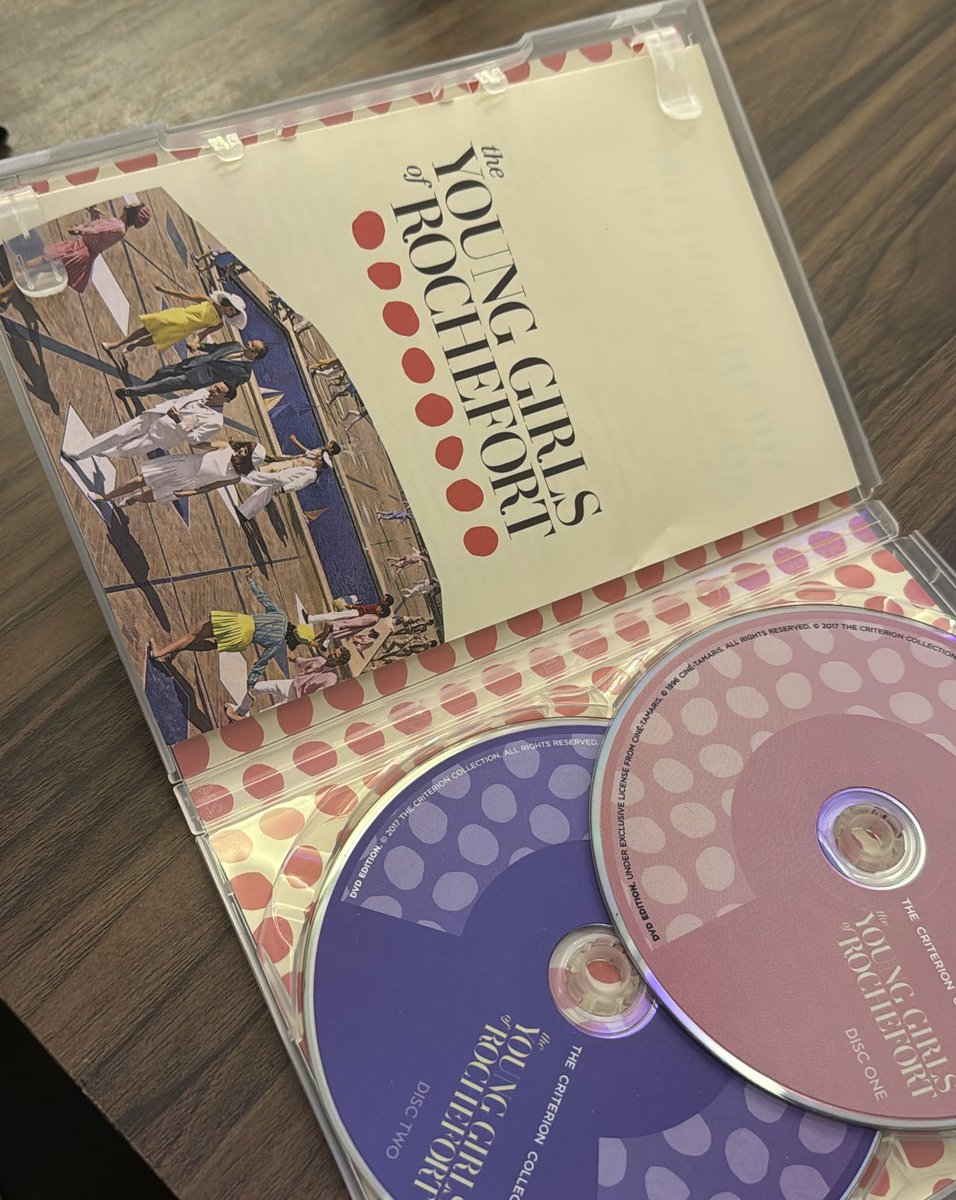 volkovaxo's tweet photo. My first criterion collection pickups 😁🙏🏼 https://t.co/Iu9CCvCJ1c