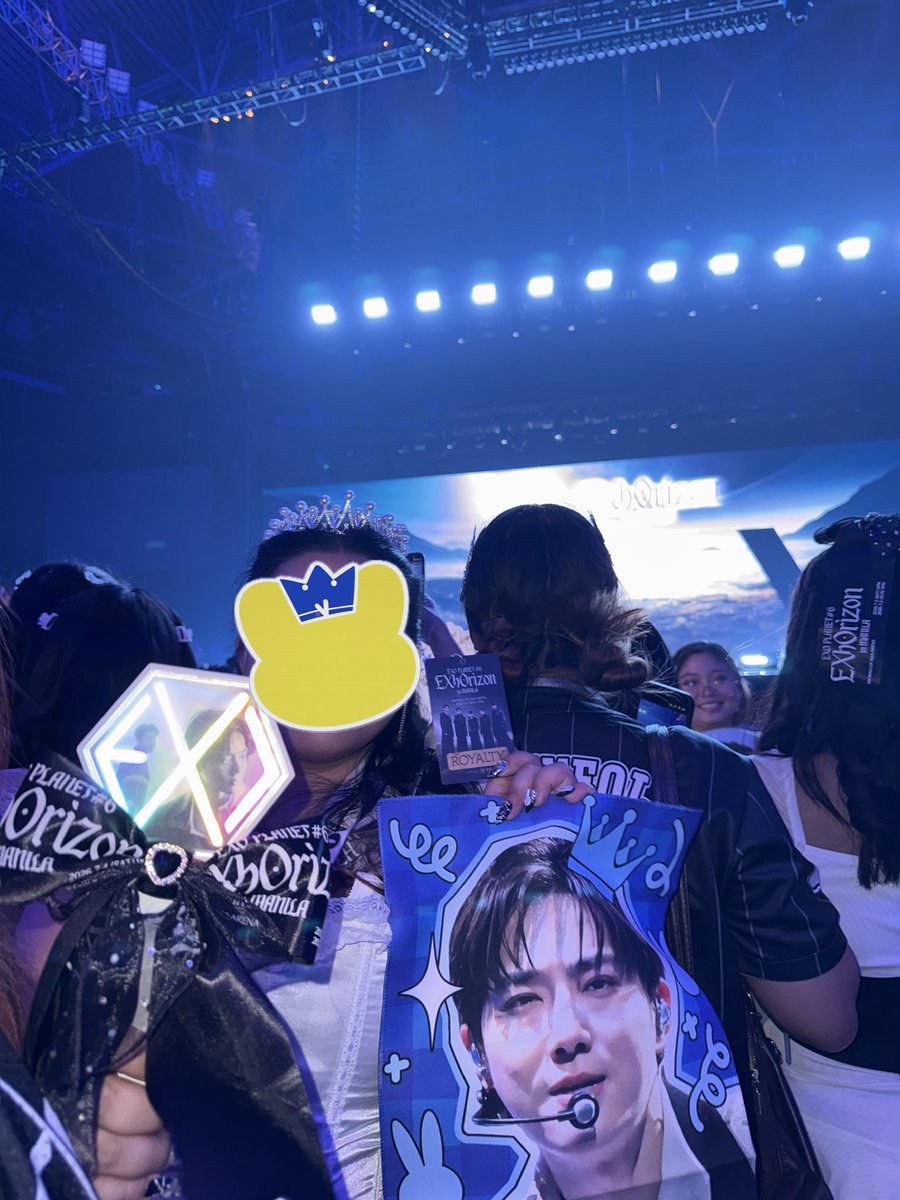 KeepSuLaying's tweet photo. So happy I got to enjoy the fanzone. Thank you for the effort @myeonandonlyph 🩵  

I was able to buy the bandana and keyring, but now gusto ko na rin ng bag at cap huhu please please please 🙏 https://t.co/m9tBdSMi3r