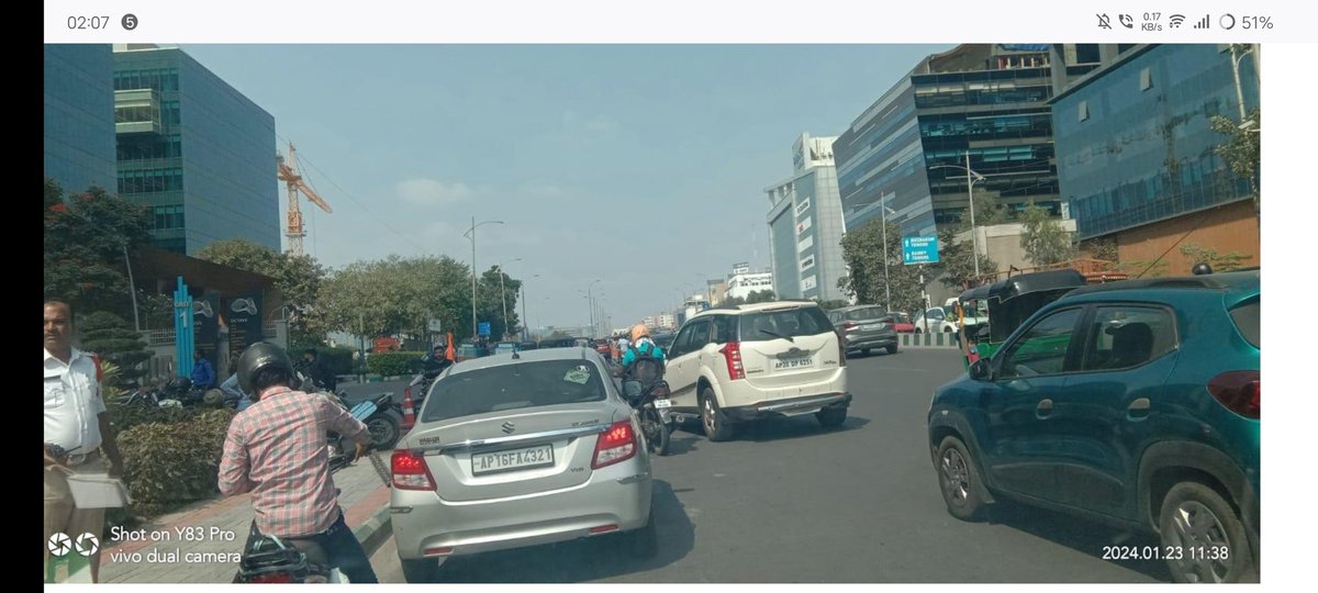 robert_wessly's tweet photo. @HYDTP I totally disagree to this incident my way was block by front vehicle and more over photo was taken from mobile phone it clearly shows in the picture I am not ready for this kindly remove challan against me. https://t.co/bjYnQWNF1s