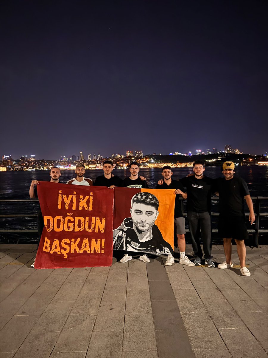 uAUNIUskudar's tweet photo. İYİ Kİ DOĞDUN BAŞKAN! 

Grubumuzun başkanlık görevini yürütmekte olan Derin Yıldız’ın doğum gününü kutlar, nice mutlu yıllar dileriz.

#uAUNIÜsküdar #ultrAslanUNI https://t.co/RSrcbNpMdu