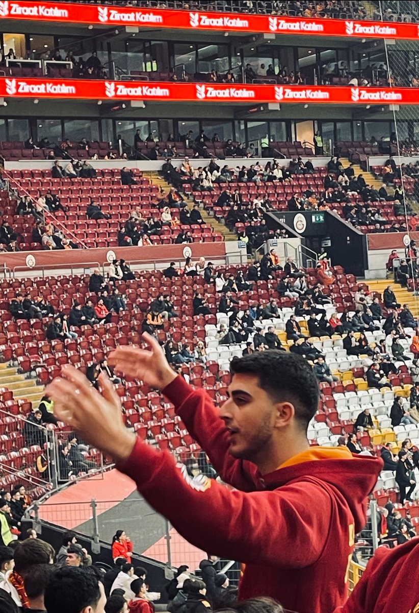 uAUNIUskudar's tweet photo. İYİ Kİ DOĞDUN BAŞKAN! 

Grubumuzun başkanlık görevini yürütmekte olan Derin Yıldız’ın doğum gününü kutlar, nice mutlu yıllar dileriz.

#uAUNIÜsküdar #ultrAslanUNI https://t.co/RSrcbNpMdu