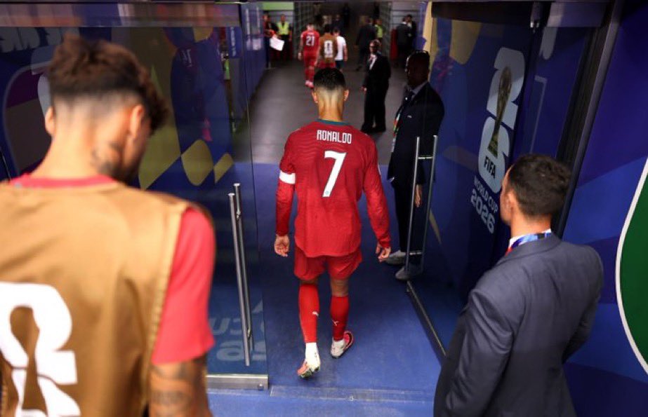 youlazyfool's tweet photo. @Cristiano
See I Know Who You Are..
I’m Sorry I Misspoke I Know Who You Were CR7. 
Something I Noticed About All The Great Things “You Did It By Yourself”

I Didn’t See Bruno or Leao When You Silenced The Camp nou Or When You Dominated The UCL Or When You Hattricked Against Spain https://t.co/f6tuxVplP3