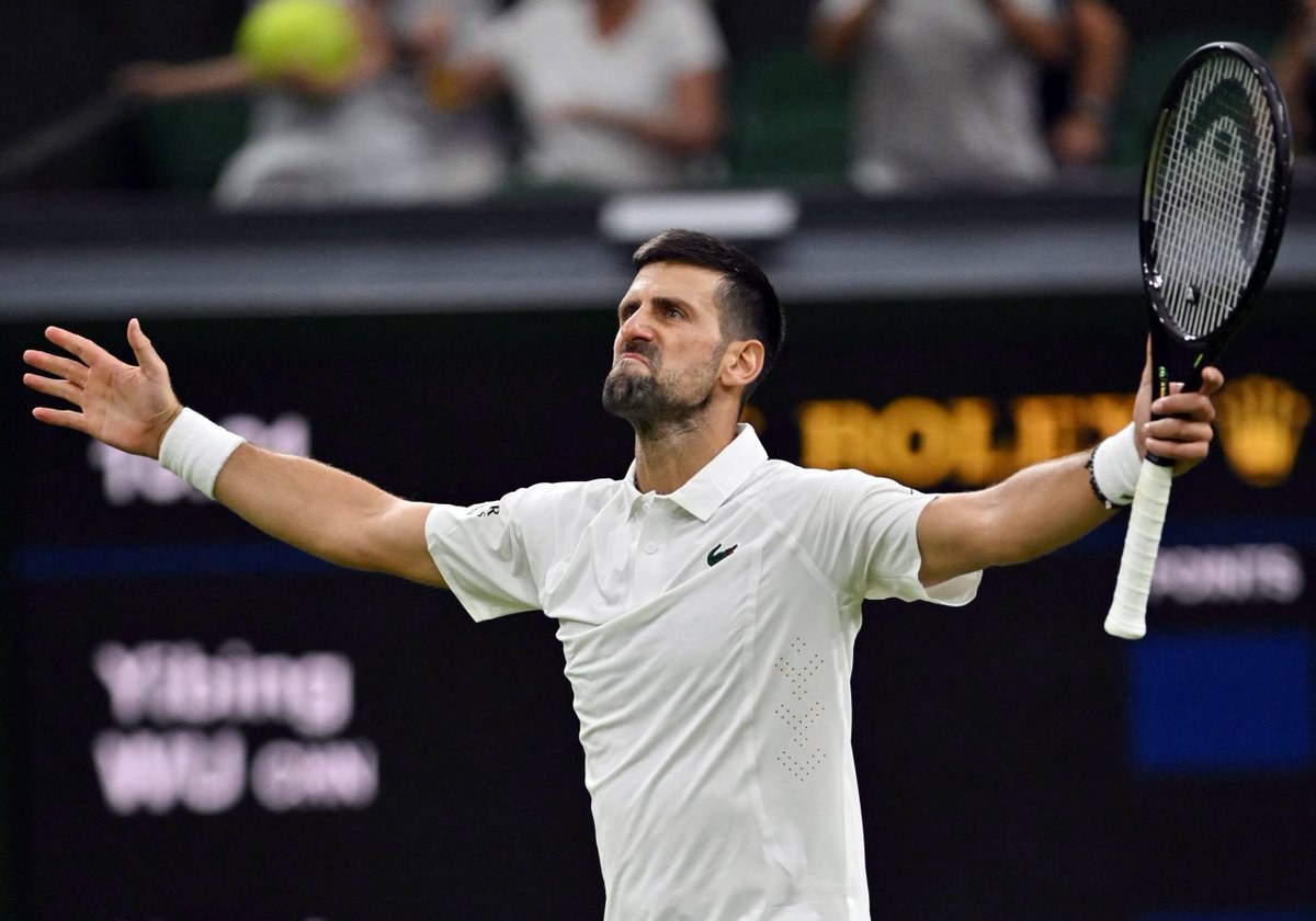 mirkotopalovic7's tweet photo. Čovek u 39 godini igra tenis sa igračem od 25 godina, koji je 4 na svetu, preko 5 sati, na Vimbldonu. I to ne samo da igra nego i POBEDI !!!
@DjokerNole
NAJBOLJI IKADA !!! https://t.co/v2SzMscHTB