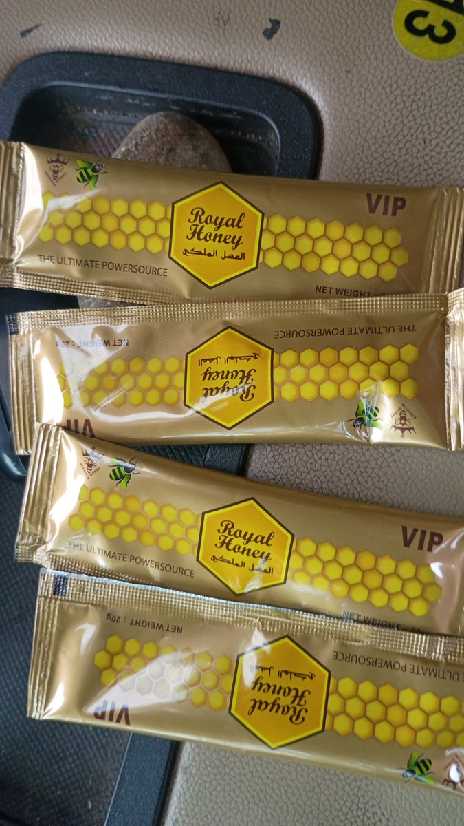 MrBlowyourback's tweet photo. Went to a smoke shop just to get blunt sticks and the dude in there gave me 4 royal honeys https://t.co/3bXfSdK2o4