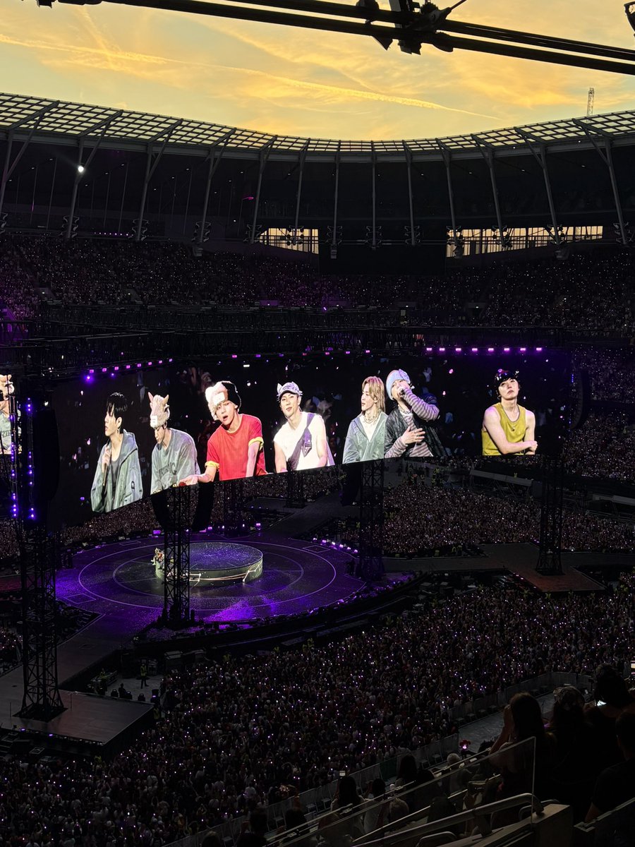 mela⁷ saw bts tweet media