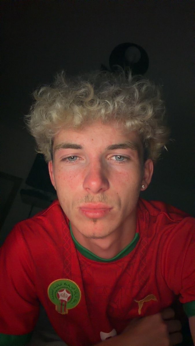 bltyson's tweet photo. Bonne nuit… https://t.co/DD7JPOHtbq