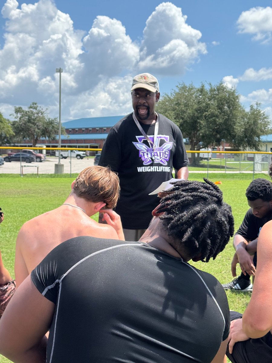 Tenorocfootball's tweet photo. Summer Fun in The Steel House. Keep working Titans. 

Go Titans 
Excitement 
Toughness 
WIN
LOVE https://t.co/BZ7qDLoW0A