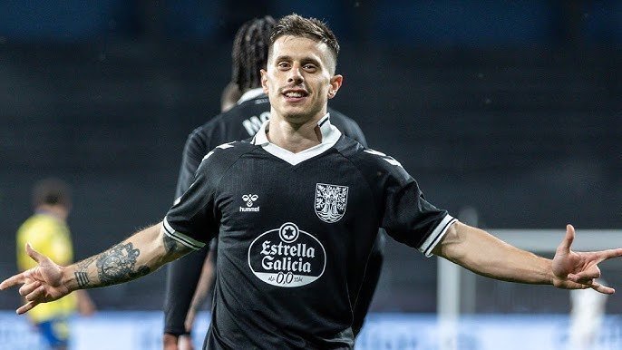 MCeleste1923's tweet photo. 🚨 MERCADO 🚨 

📌 @victorsaians - @RadioGalega 

➡️ É Alfon sobre todo quen máis interese ten nun novo regreso ó @RCCelta 

➡️ A lesión que padece non fai descartalo polo clube. 

➡️ O clube di que é unha opción enriba da mesa e que cando estea chegando o final de mercado podería contemplar porque é un xogador do que hai no recordo, especialmente de Claudio Giraldez 

➡️ É unha opción que non se valora de momento e agardará a final de mercado para valorar se é necesaria a súa chegada dependendo de como quede o equipo 

➡️Hugo Sotelo non considera que vaia pecharse xa a fichaxe polo @LevanteUD. De primeiras parece cesión pura e despois veremos se pode incluir OdC