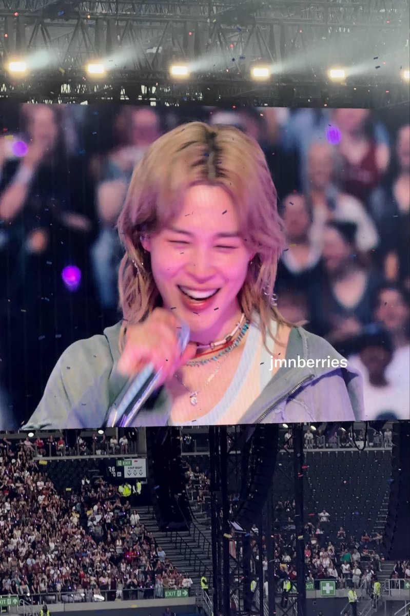 jmnberries's tweet photo. jimin is real. and jimin is an angel. https://t.co/o2UOm6Etmz