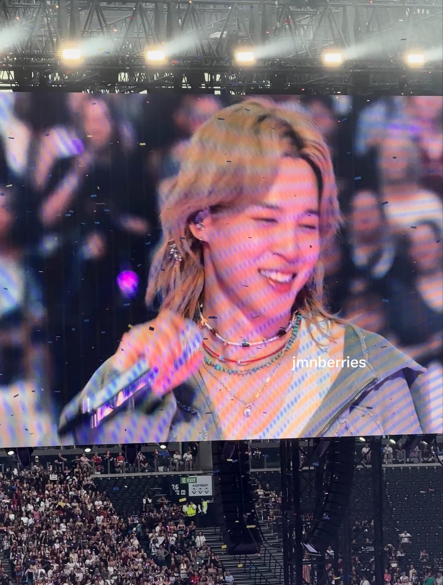 jmnberries's tweet photo. jimin is real. and jimin is an angel. https://t.co/o2UOm6Etmz