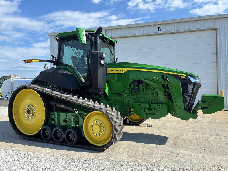 Mowrey_Auction's tweet photo. 2024 John Deere 8RT 370 Tractor, Full Auto Steer W/ Integrated 7000 Receiver, Auto Track &amp; Section Control Activations on Gen 5 Monitor, IVT, 25" Tracks, 120" Centers, 5 Remotes, Leather Seat, 460 Hours. Very Nice! Asking $365,500. https://t.co/L6KbeLj7sU