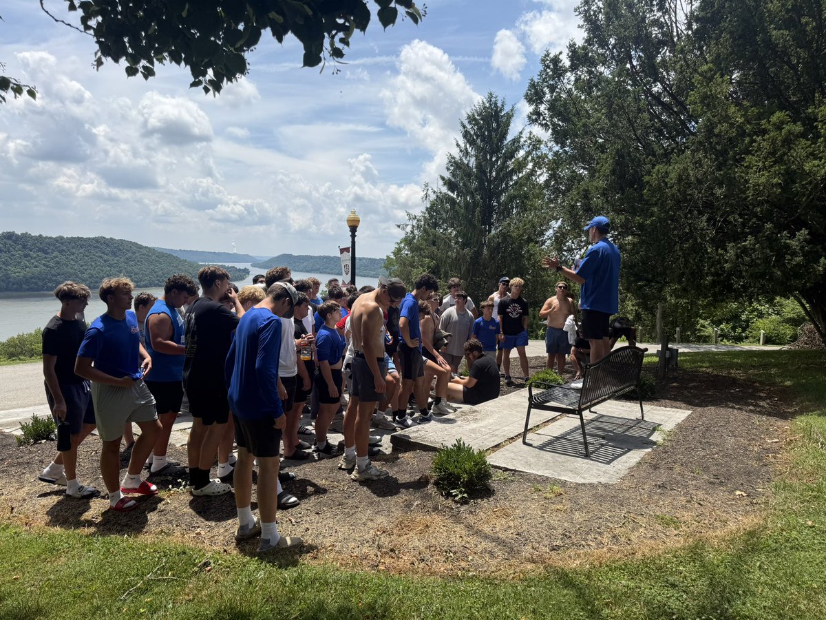 BMoffitt70's tweet photo. At @HanoverFTBL football camp with my team @ICHS_Football. @KyleNeddenriep 
@BrianMacWriter @SamHerderFCS @TheOldCoach @PrepRedzoneIN 
@ICHSAthletics @ICHS_Football 
@ICCoachGoodin 
#MarchOn #LeaveNoDoubt #beastmode #gamechanger #gamewrecker #dline #class2027 #Dlife #defensivelinemanlife #dlinepride #dlinerecruit #nextleveldline #athalete #passrusher #passrush #Dlinemen #defensivetackle #Prospect #FootballRecruiting #RecruitMe #NCAARecruiting