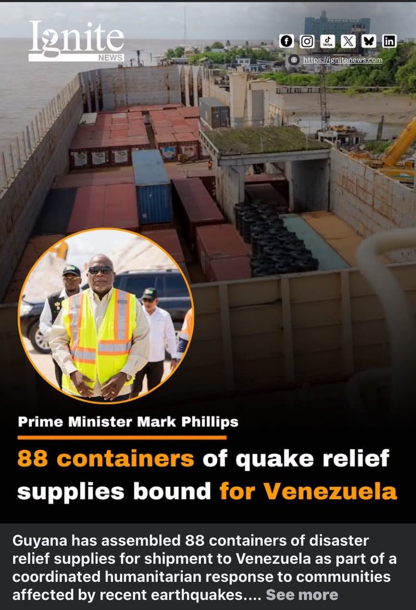 shadowlakers's tweet photo. @kriegshog2 @thexpeditionary 88 containers 
Much more than your allys are sending https://t.co/F0AKD9KKbt
