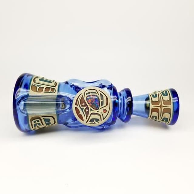 nickhiltbold's tweet photo. X @rycraftedglass This piece features PNW inspired artwork drizzled over a sexy bluedream #rycycler that sports 7 natural #australianopal cabs!! This piece is made with hot sauce, peacock, and ss5 for the carved sections, and blue dream with agua azul lippys. https://t.co/rNZiob7BsO