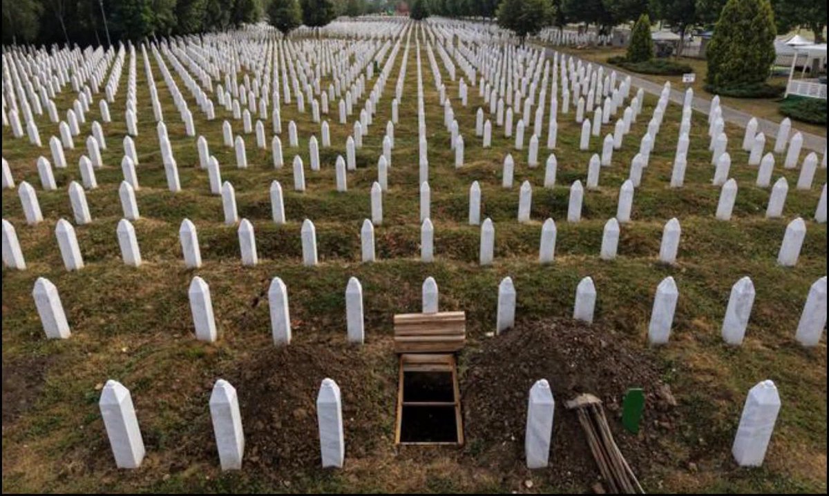 cirijab43791's tweet photo. You are now under the protection of the UN forces.

-Philippe Morillon in Srebrenica 1993

Srebrenica today: https://t.co/aAh1VDa8aj